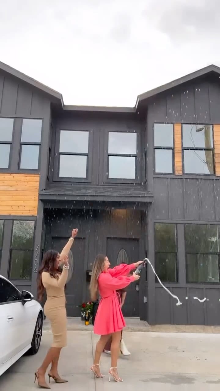 Post 10 by Myrla on Instagram (video)