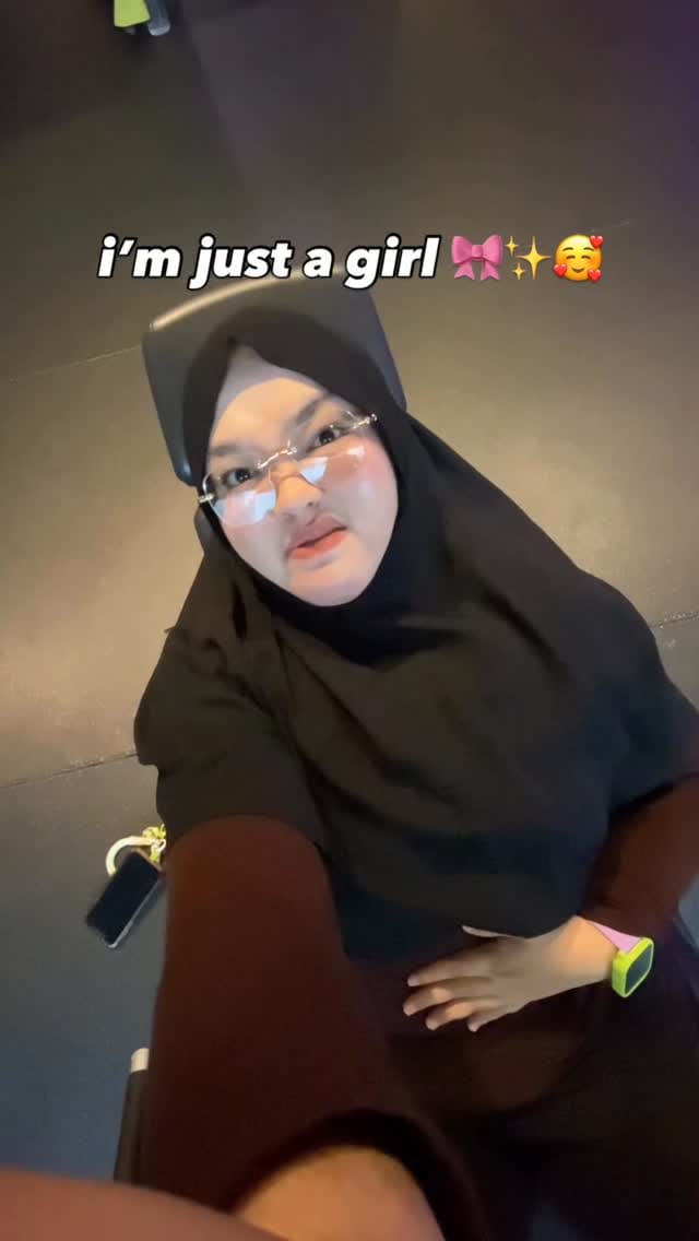 Post 3 by Rizki Afrisya on Instagram (video)