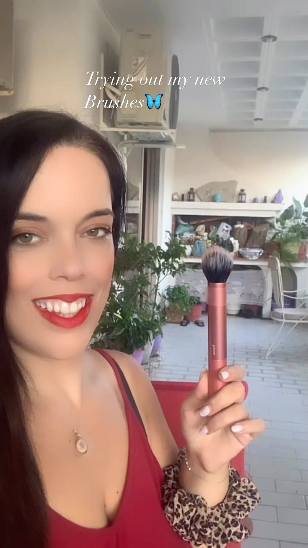 Post 7 by Angelina Make Up Artist on Instagram (video)