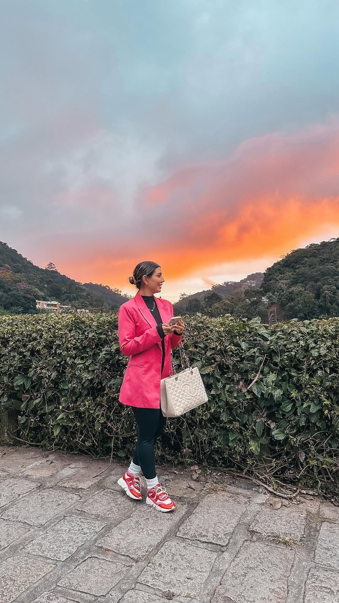 Post 4 by Fernanda Santa Rosa on Instagram (video)