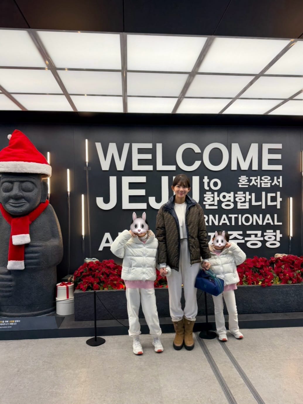 Post 4 by 심수현 SOOHYEON on Instagram (carousel)