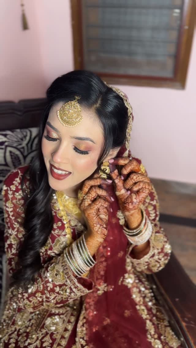Post 7 by Rahiya•Bridal Makeup Artist♥️ on Instagram (video)