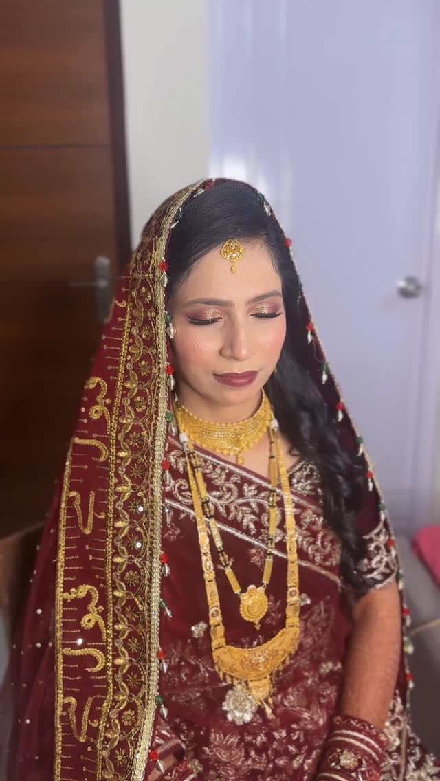 Post 3 by Rahiya•Bridal Makeup Artist♥️ on Instagram (video)