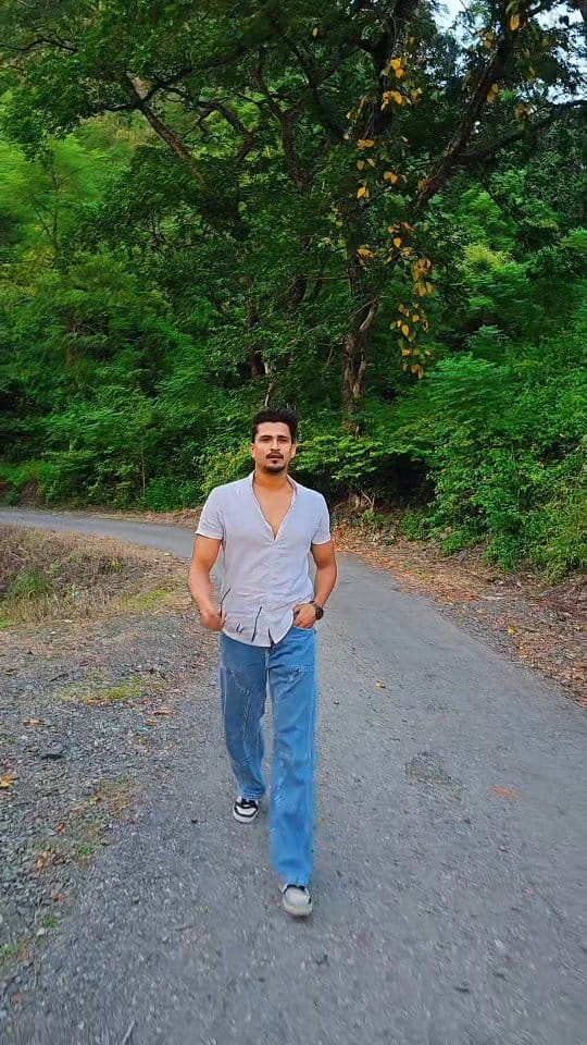 Post 4 by Salman Hasan on Instagram (video)