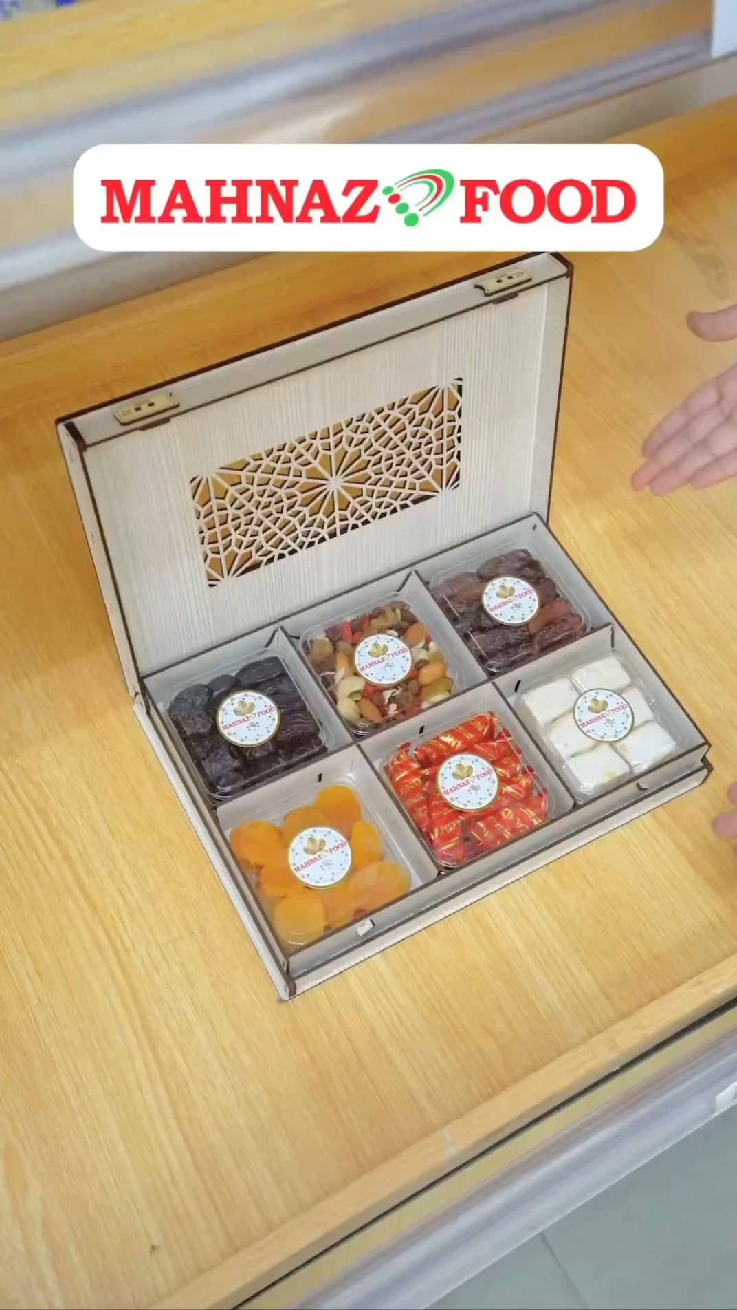 Post 7 by Mahnaz Food on Instagram (video)