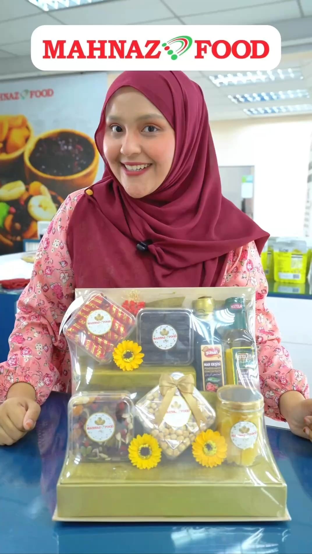 Post 5 by Mahnaz Food on Instagram (video)
