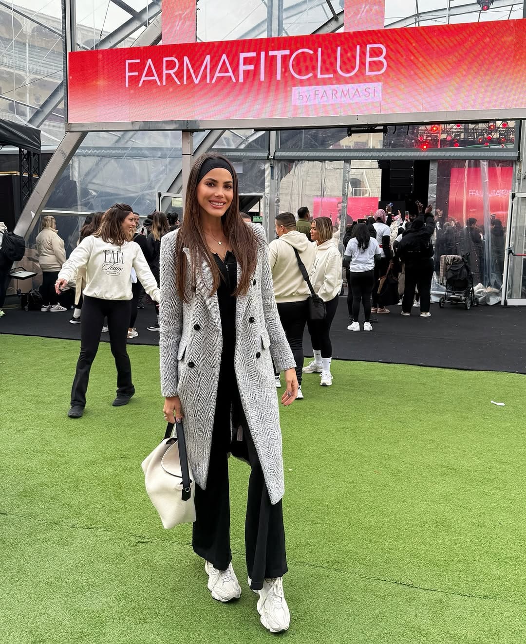 Post 8 by ANYELA GALANTE SALERNO on Instagram (carousel)