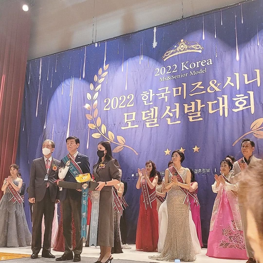 Post 9 by 튼살커버 /대구눈썹문신잘하는곳/스킨52 on Instagram (carousel)