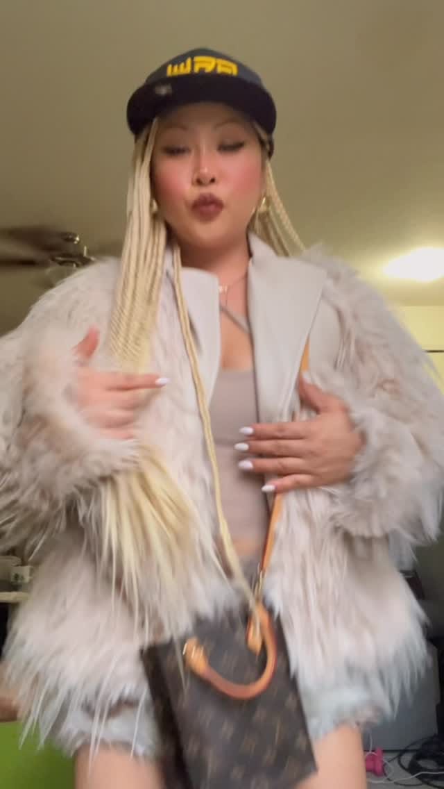 Post 4 by Leelee’s Lit Life on Instagram (video)