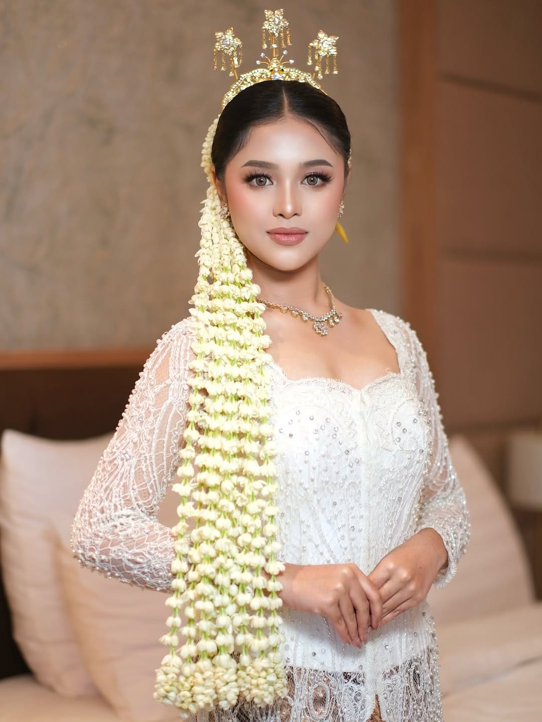 Post 7 by Dian Amalia Kamarie on Instagram (image)