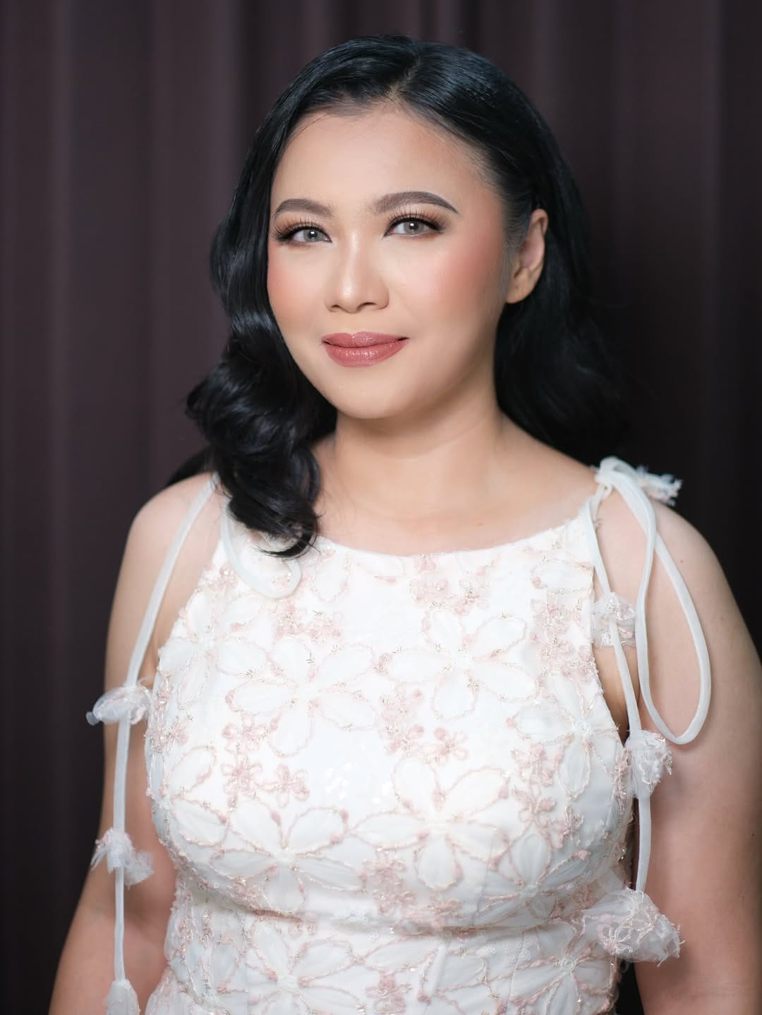 Post 2 by Dian Amalia Kamarie on Instagram (image)