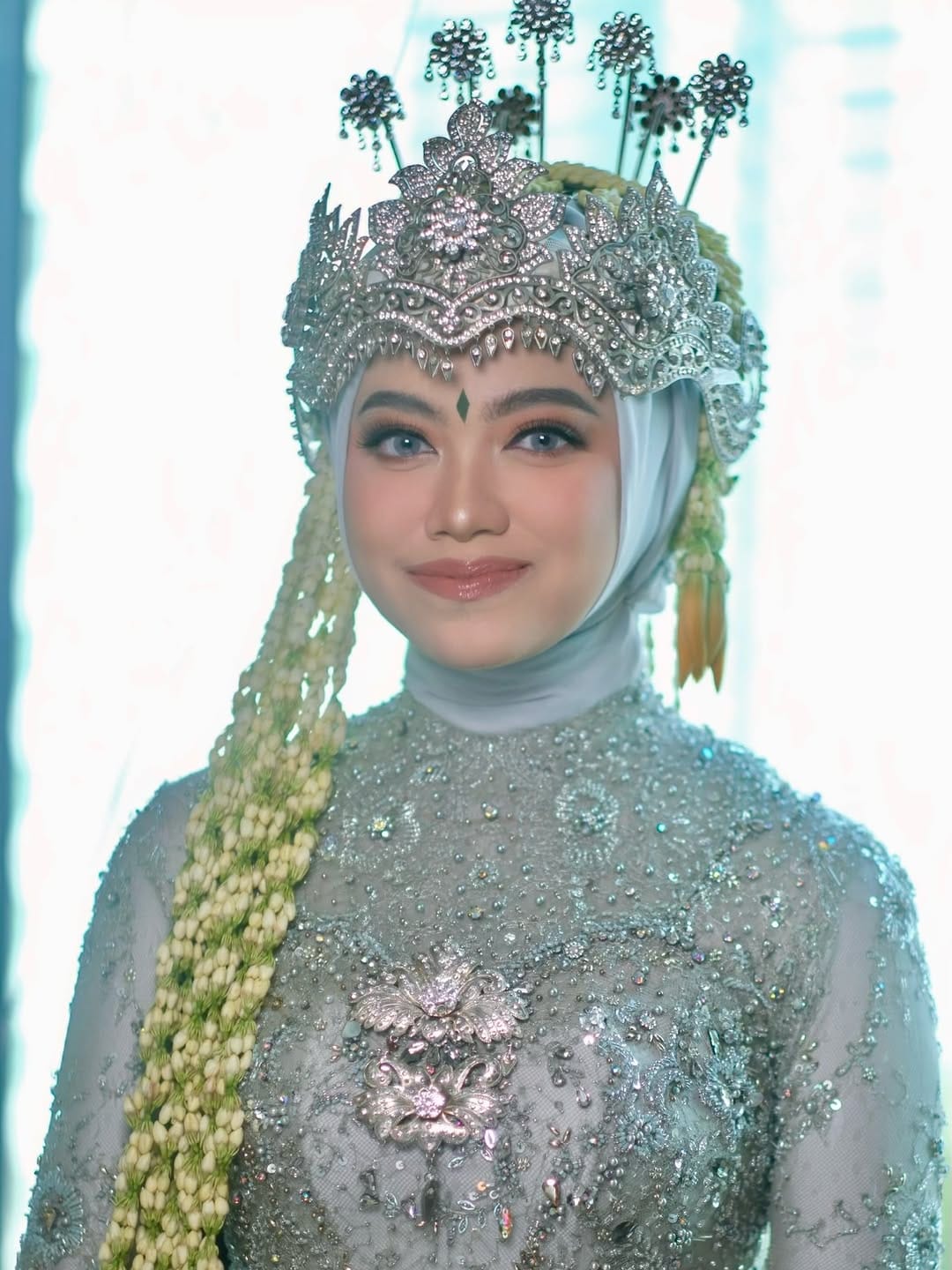 Post 1 by Dian Amalia Kamarie on Instagram (image)