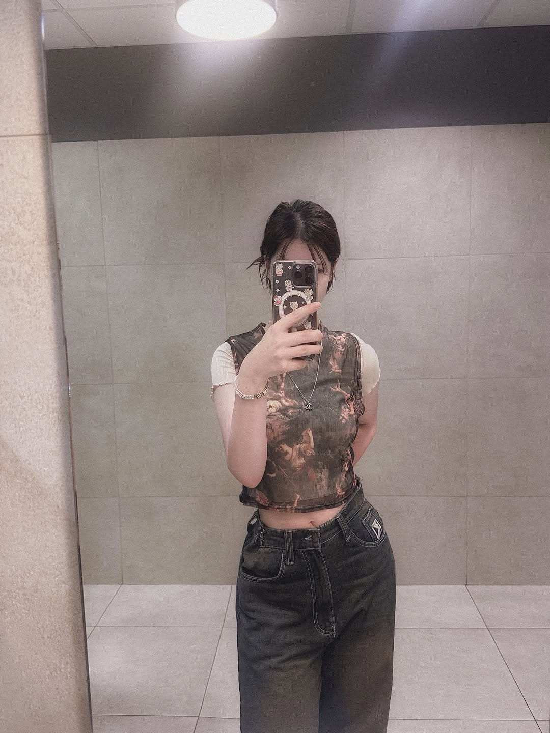 Post 8 by Kim Xeuse Nia on Instagram (image)