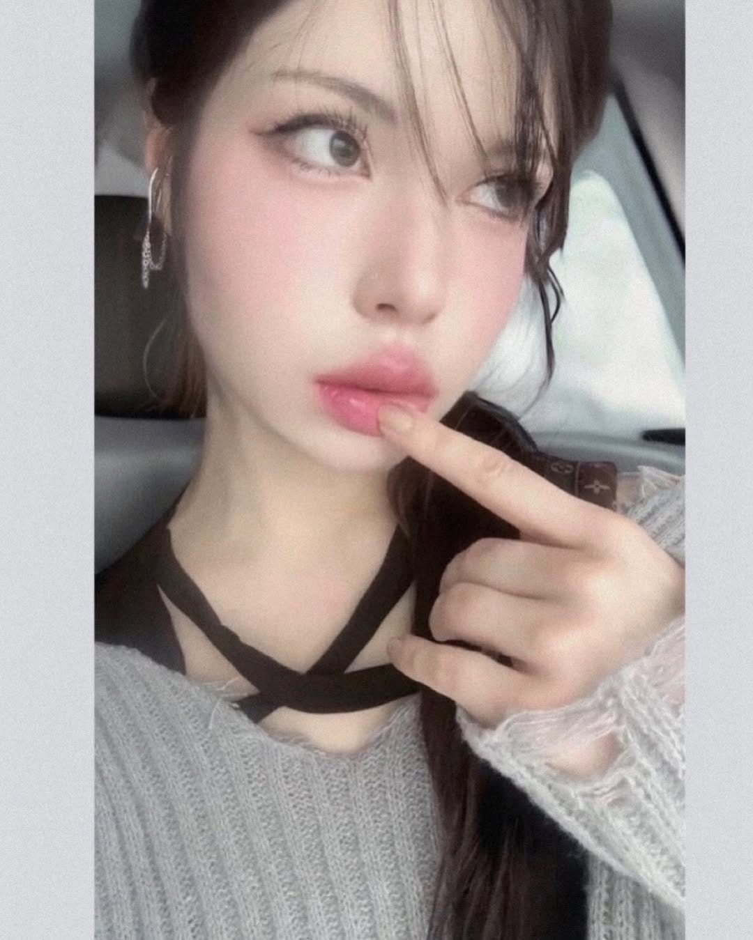 Post 1 by Kim Xeuse Nia on Instagram (carousel)