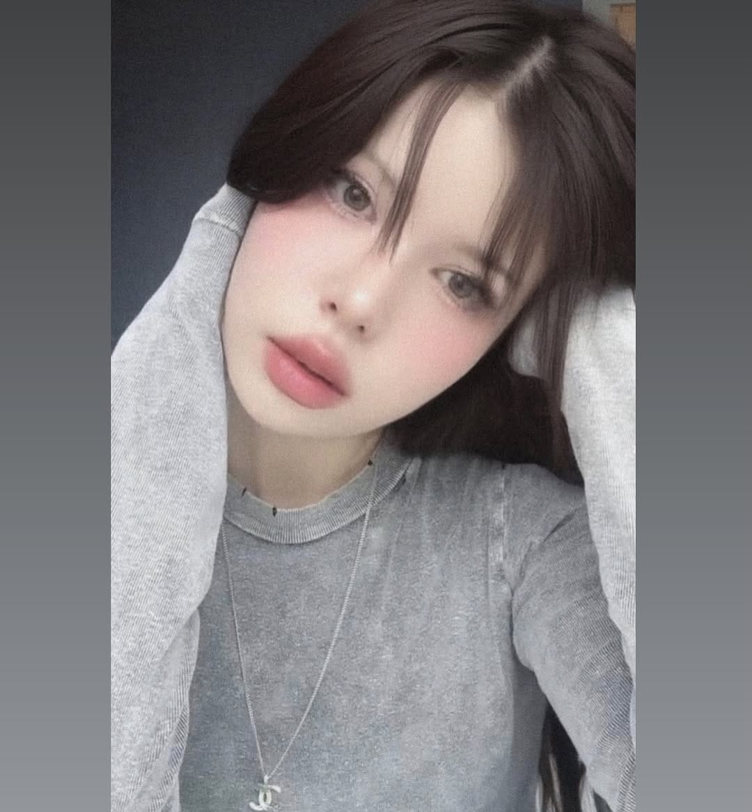 Post 3 by Kim Xeuse Nia on Instagram (carousel)