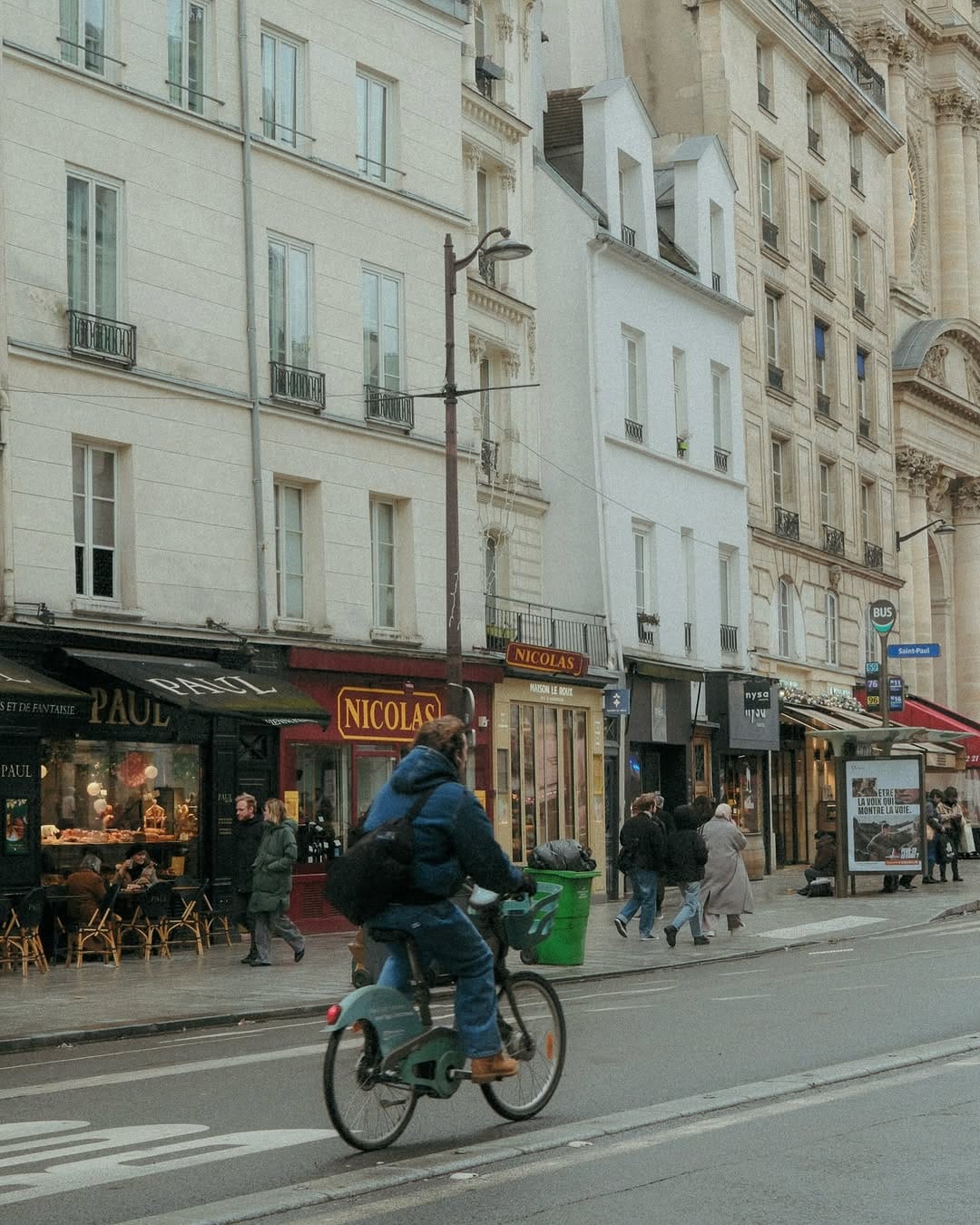 Post 3 by HÔTEL PARIS CHILL | 호텔 827 on Instagram (image)