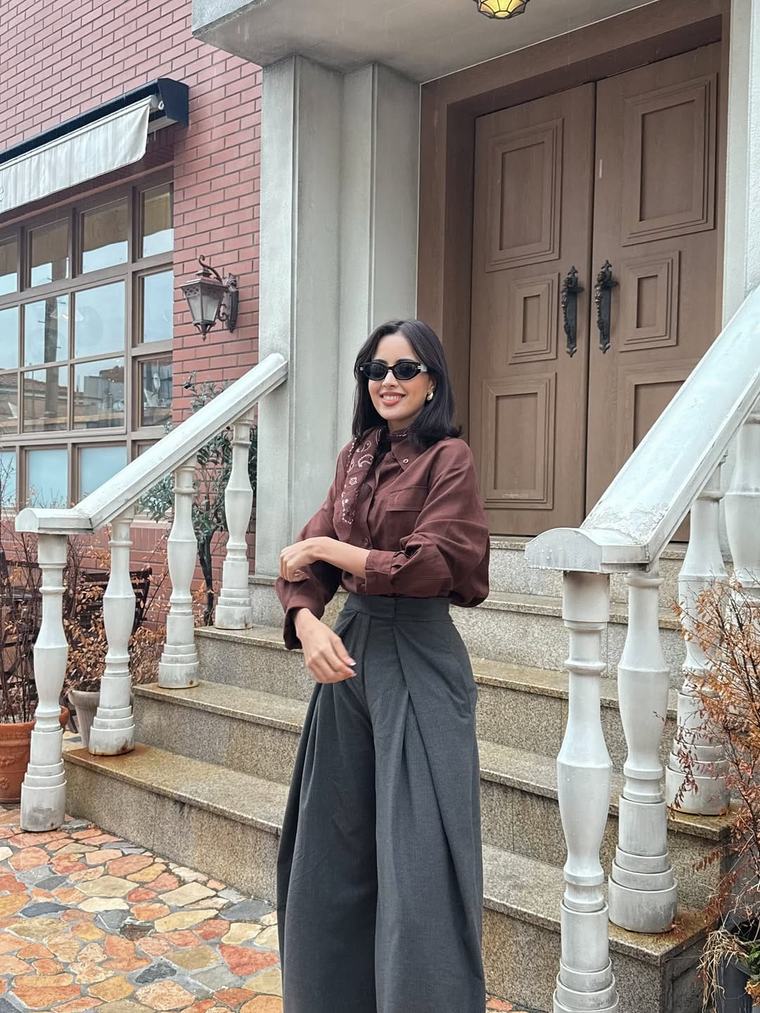 Post 8 by 이크람 바티 on Instagram (carousel)