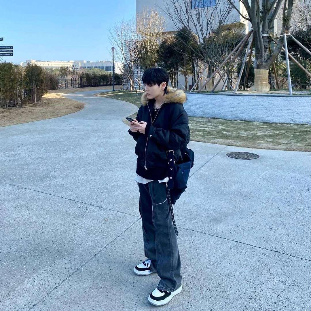Post 3 by 한정훈(Yuuki, ゆうき) on Instagram (carousel)