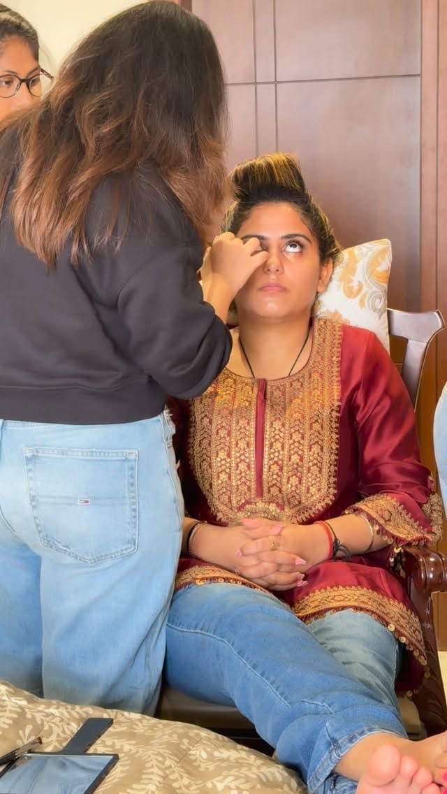 Post 2 by Priya Agarwal on Instagram (video)