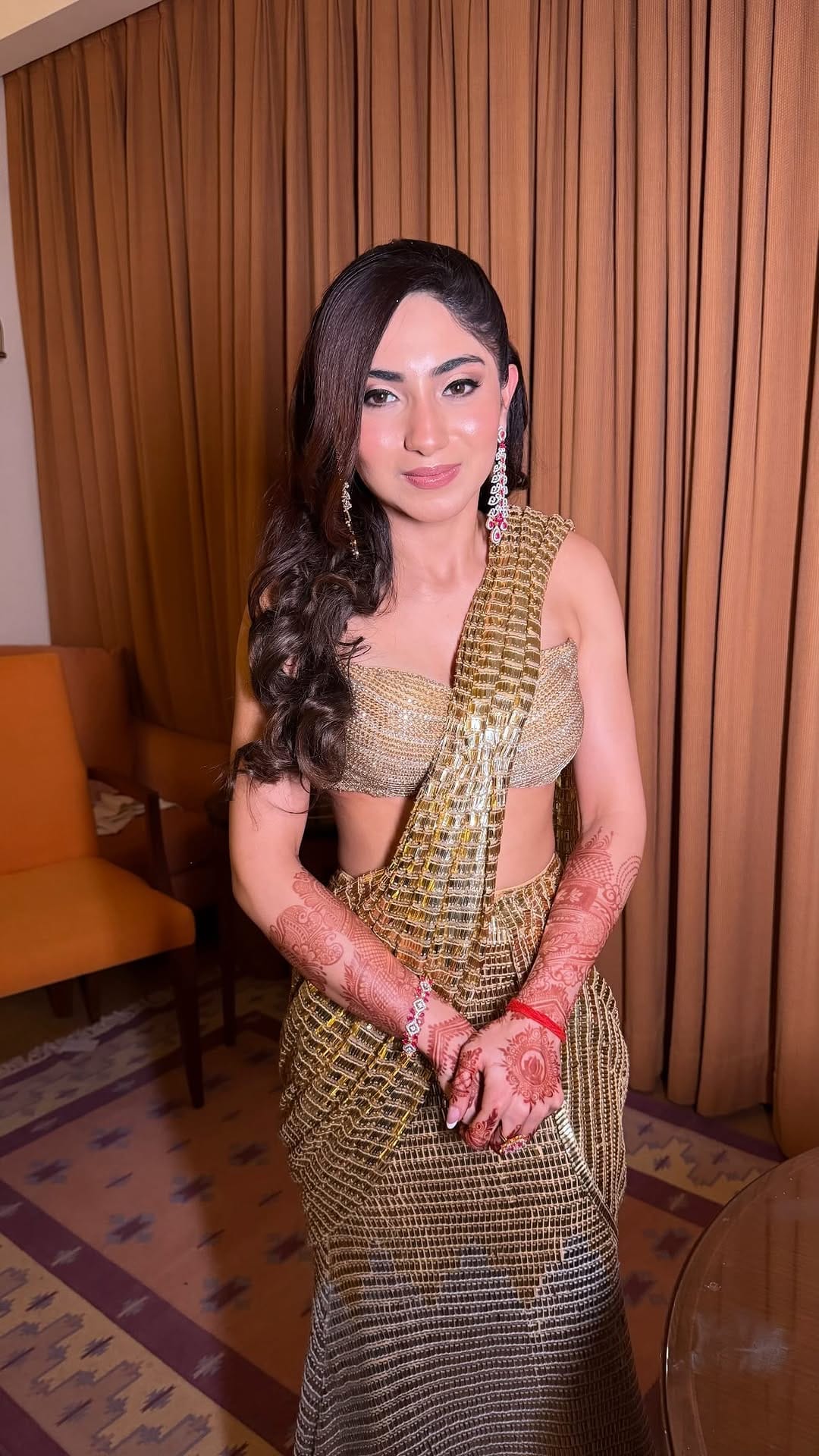 Post 6 by Priya Agarwal on Instagram (video)