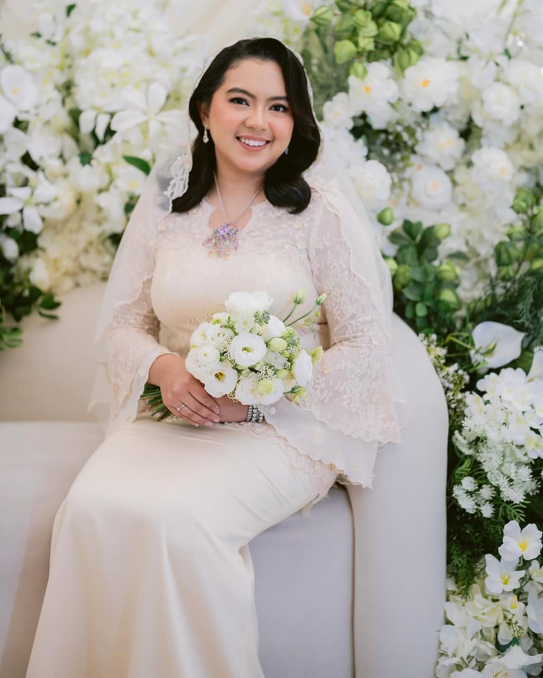 Post 7 by Merah Jambu- Timeless & classy❤️ on Instagram (carousel)
