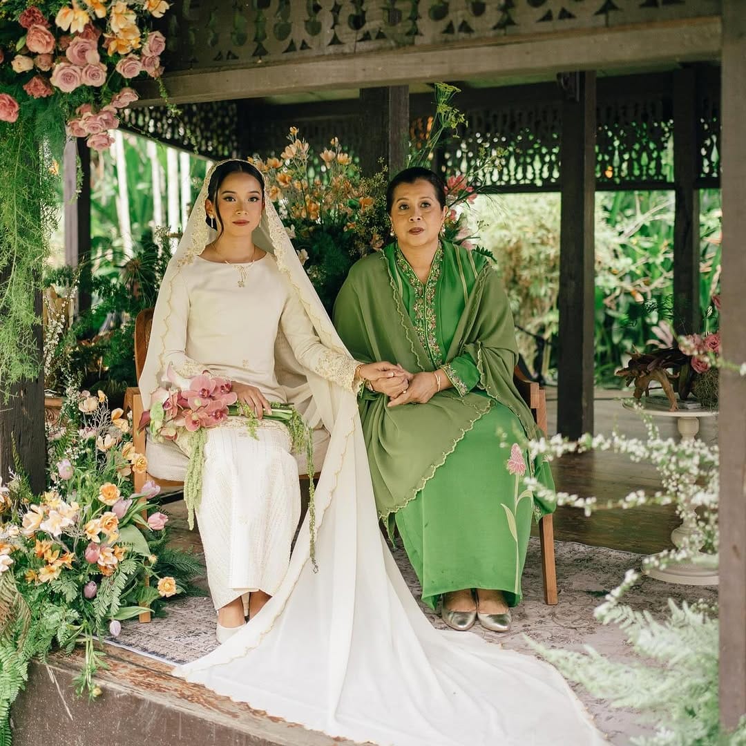Post 9 by Merah Jambu- Timeless & classy❤️ on Instagram (carousel)