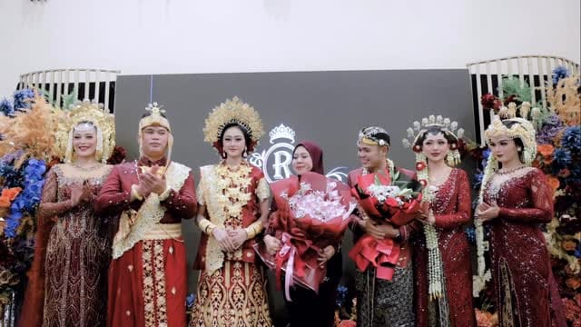 Post 10 by MUA Bogor on Instagram (video)
