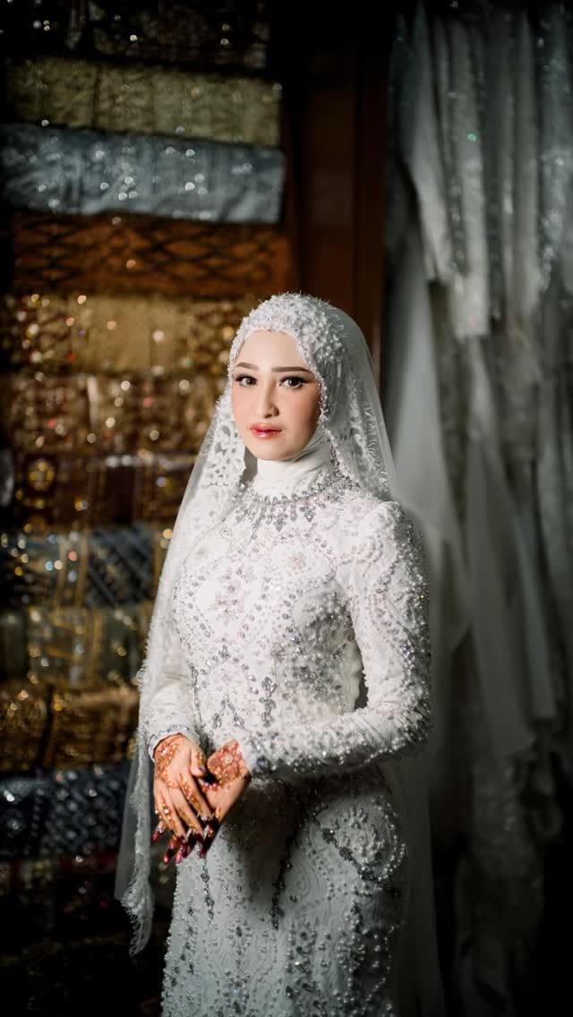 Post 3 by إلا حلن on Instagram (video)