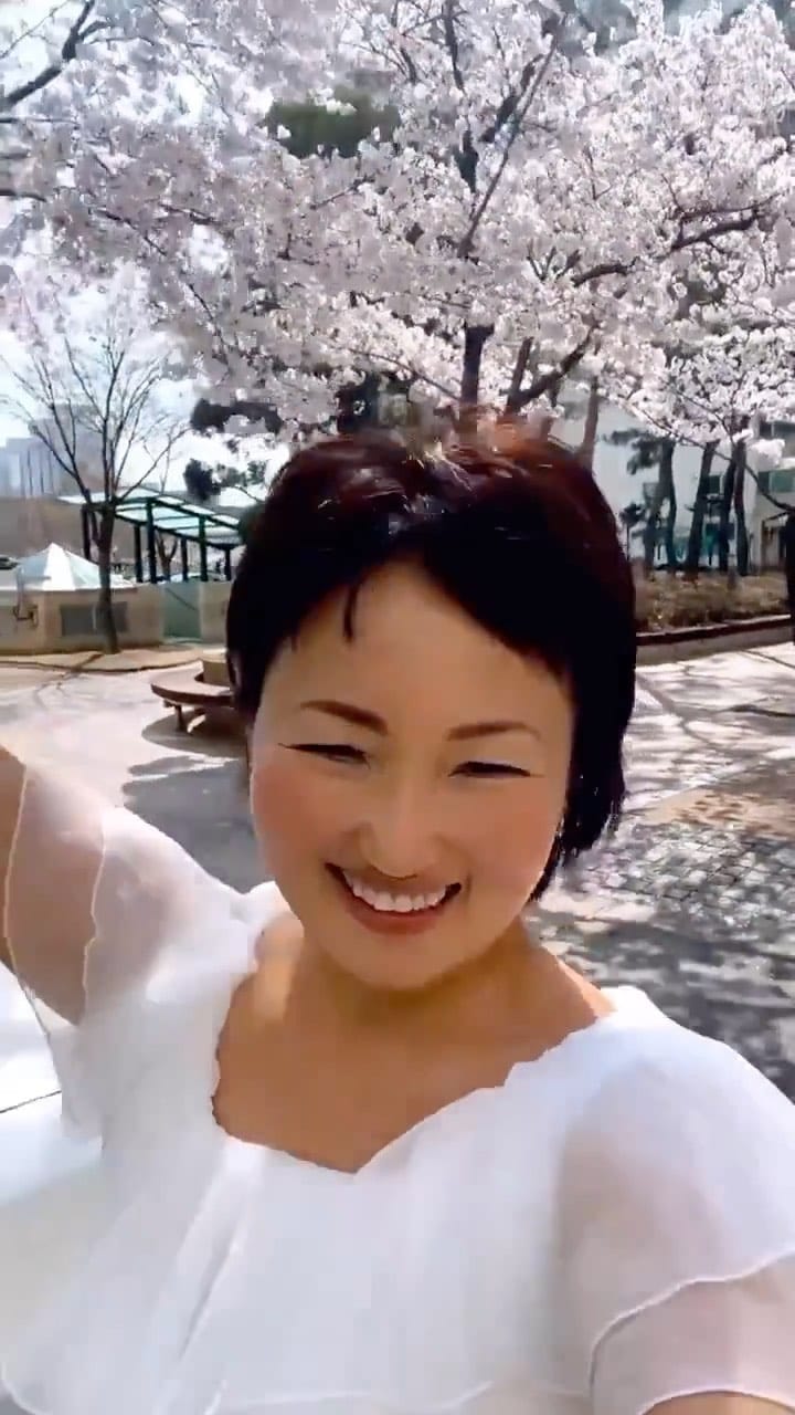 Post 10 by K-beauty: вдохновитель и проводник on Instagram (video)