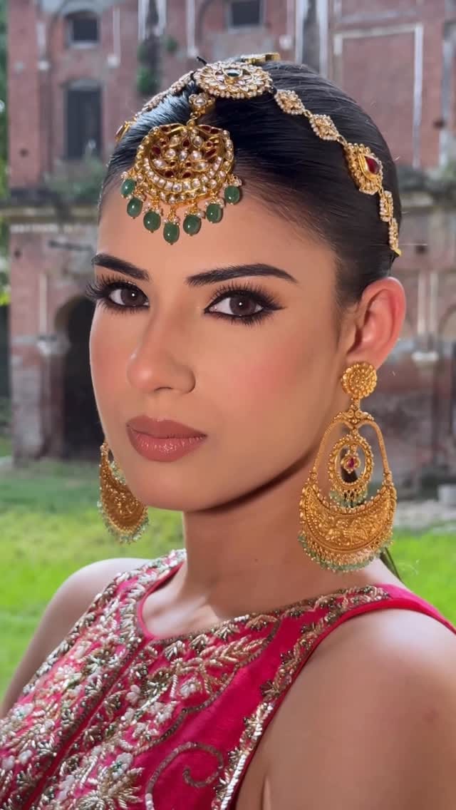 Post 10 by Ravneet Kaur | Bridal Makeup Artist on Instagram (video)