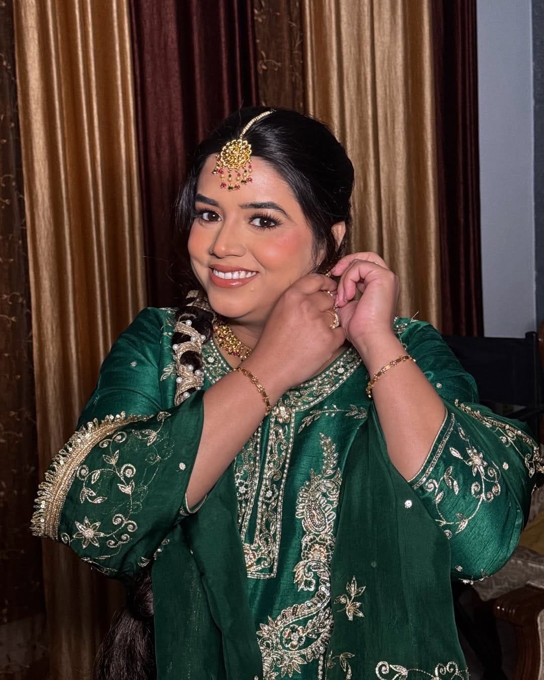 Post 3 by Ravneet Kaur | Bridal Makeup Artist on Instagram (image)