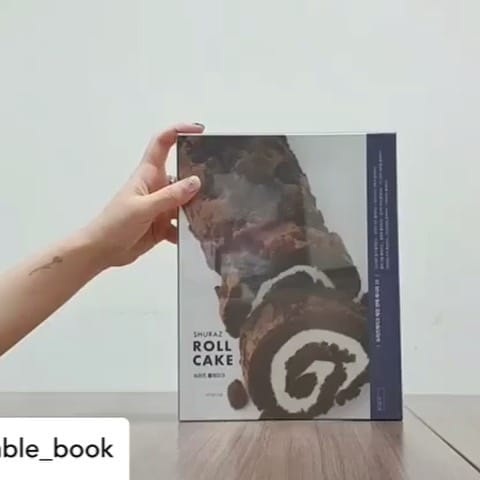 Post 10 by 슈라즈케이크 on Instagram (video)