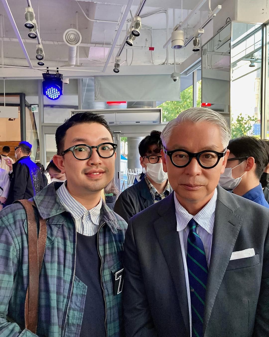 Post 10 by Q Choi on Instagram (carousel)