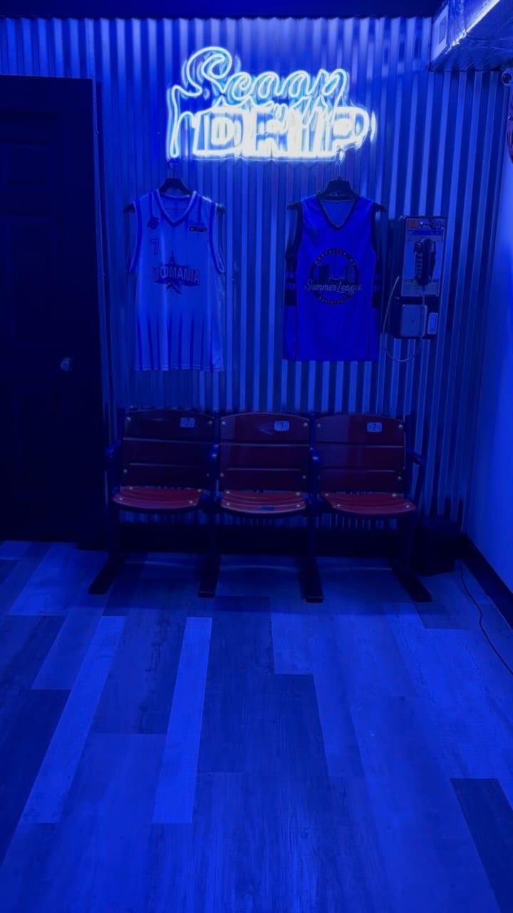 Post 9 by Scoop Drip on Instagram (video)