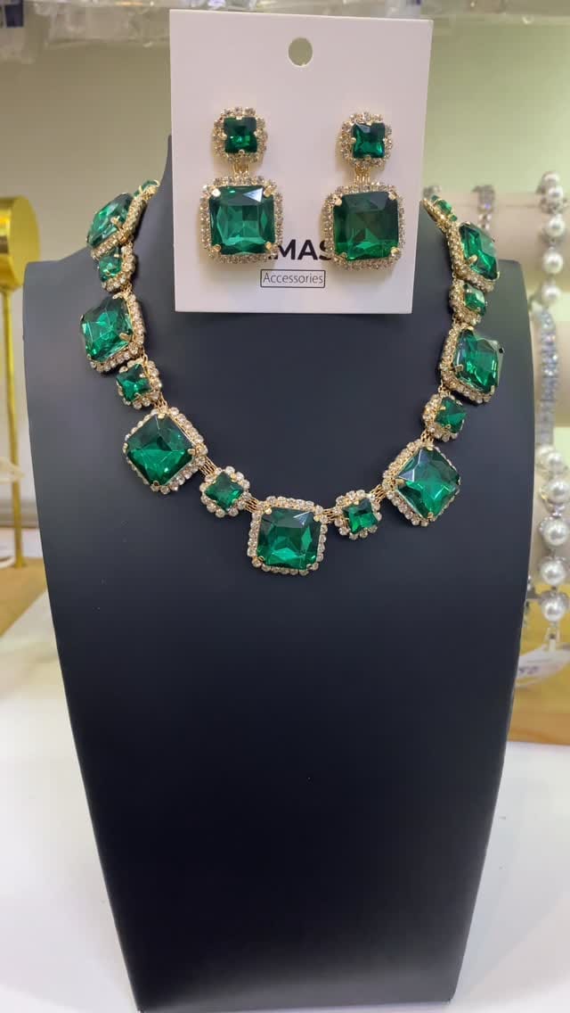 Post 1 by BAMASH ACCESSORIES on Instagram (video)
