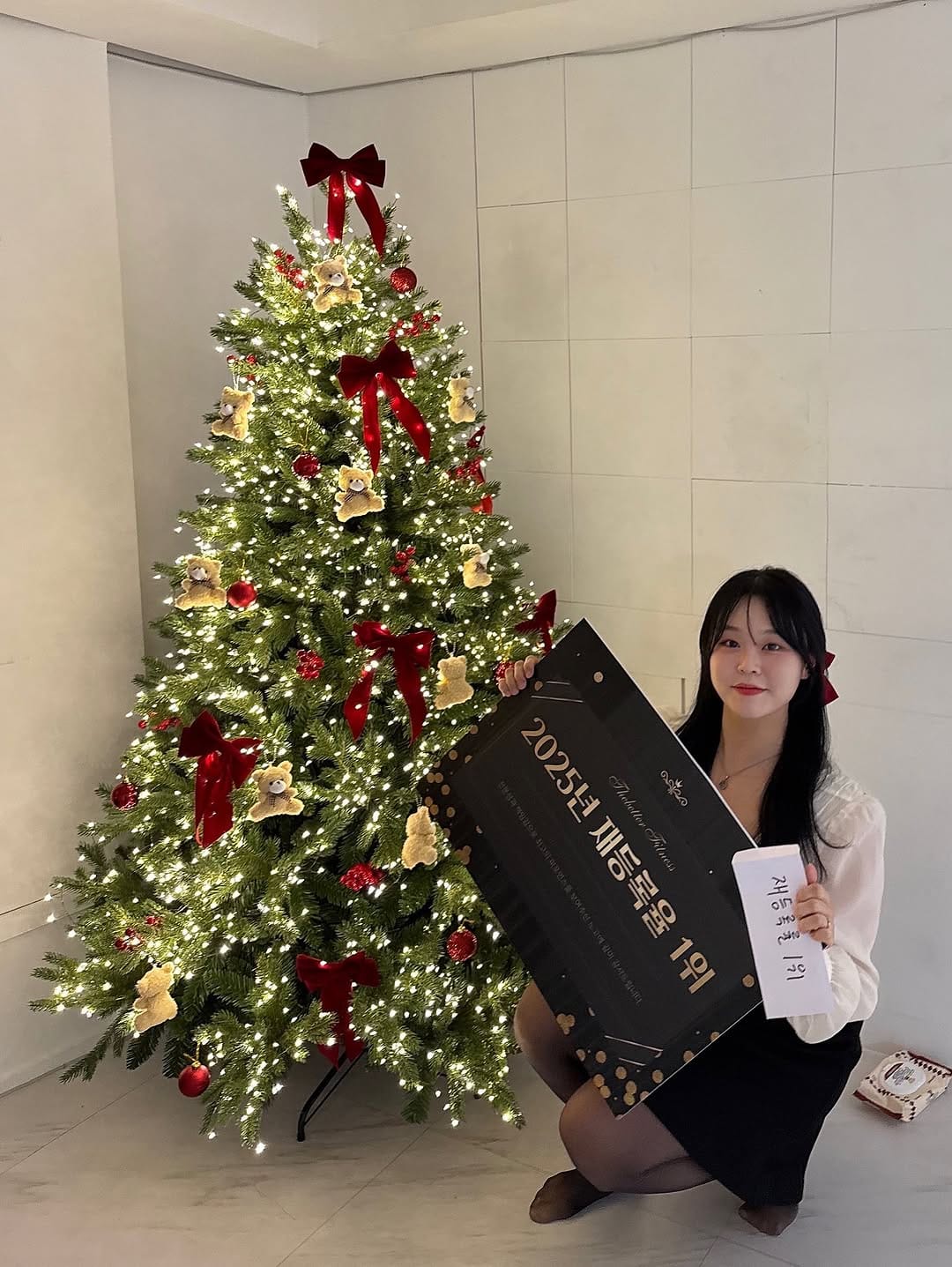 Post 1 by ෆ sunny 써니 ෆ on Instagram (carousel)