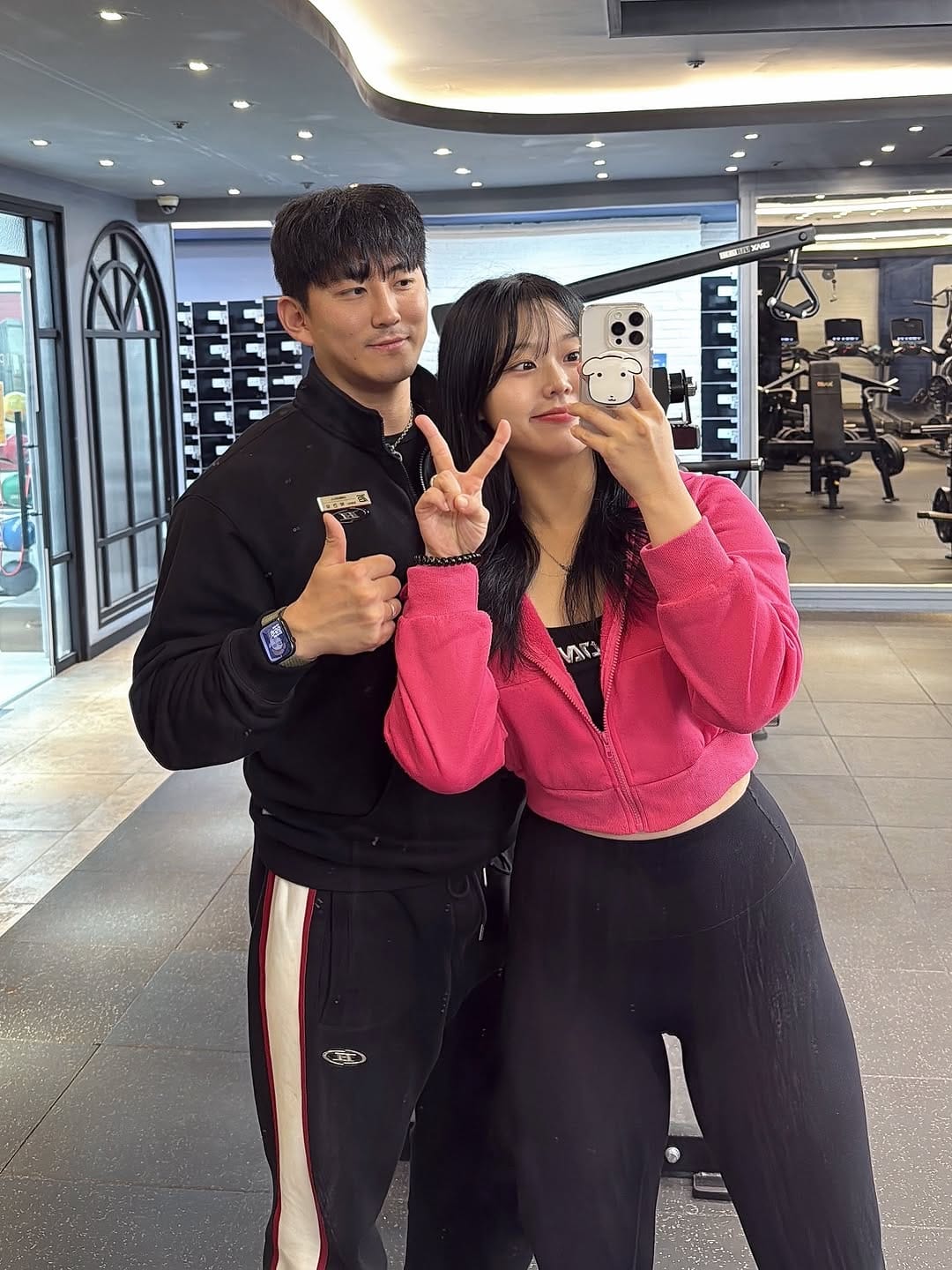 Post 4 by ෆ sunny 써니 ෆ on Instagram (carousel)