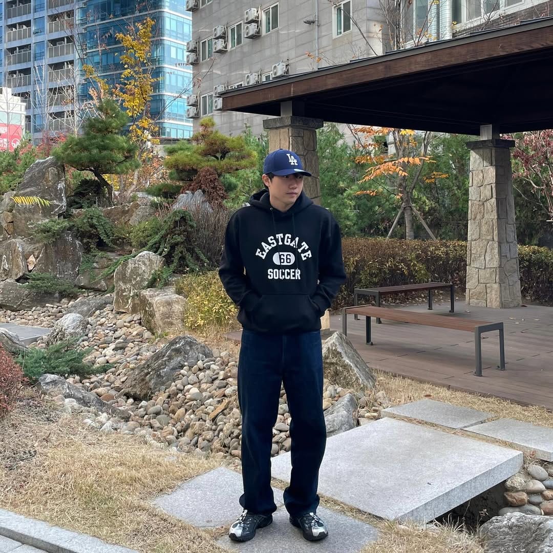 Post 6 by 박민규 on Instagram (carousel)