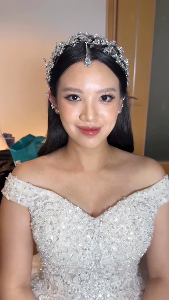 Post 7 by Shereen's Make Up Studio on Instagram (video)