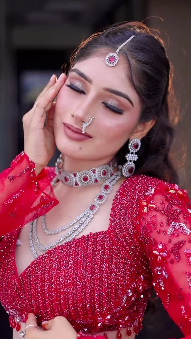 Post 8 by makeover_by_Priyanka on Instagram (video)