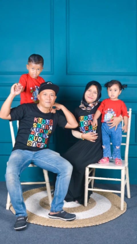 Post 4 by JASA STUDIO FOTO | MAKEUP | CETAK | PIGURA KUDUS on Instagram (video)