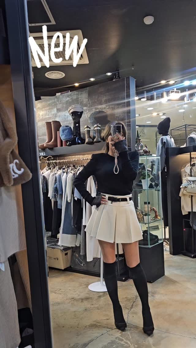 Post 1 by JROCO 옷쟁이 로꼬언니의감각코디&라이프 on Instagram (video)