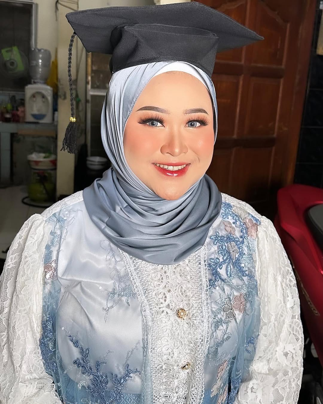 Post 8 by Jenny_mua jaksel jabodetabek on Instagram (carousel)