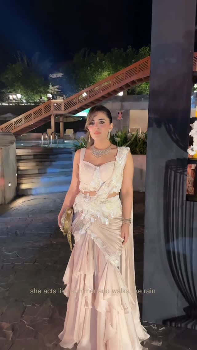 Post 2 by Himani Vijh Sethi on Instagram (video)