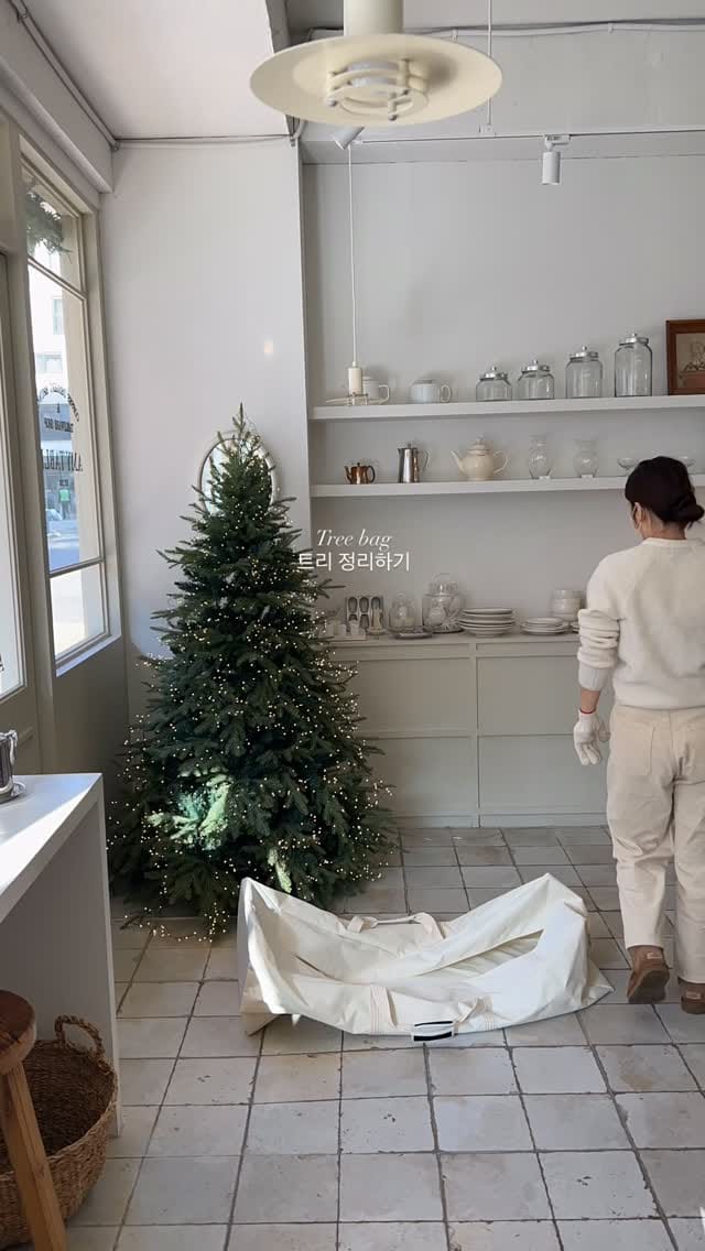 Post 5 by Amytable 에이미테이블 on Instagram (video)