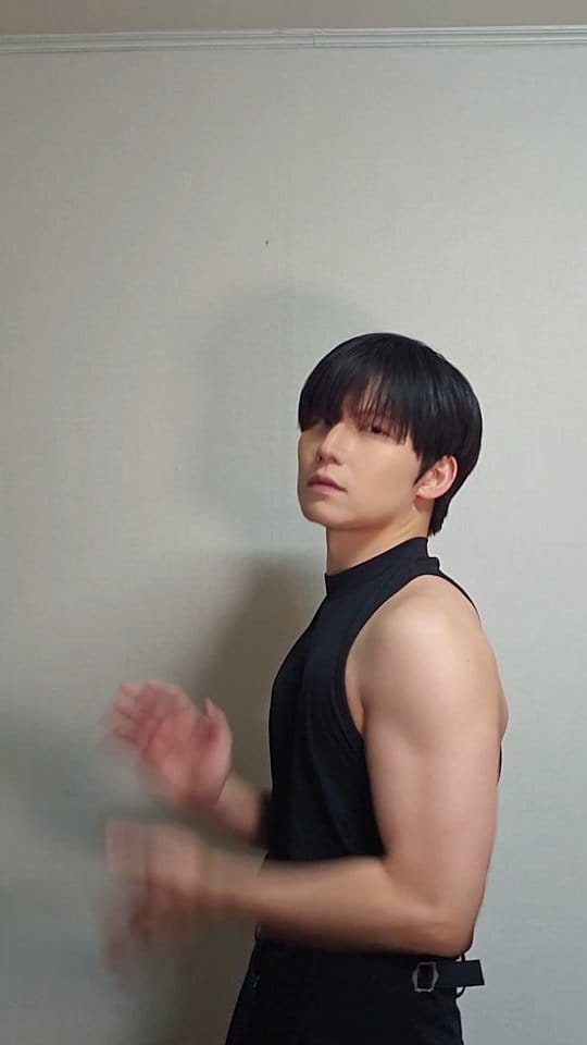 Post 6 by 지훈 Gatinho on Instagram (video)