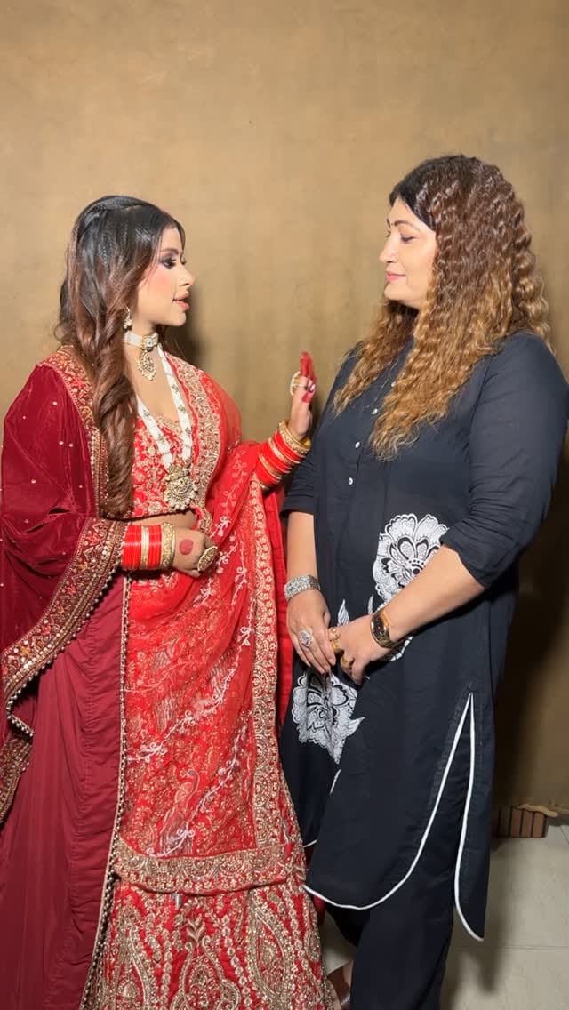 Post 6 by Heena Makeovers on Instagram (video)