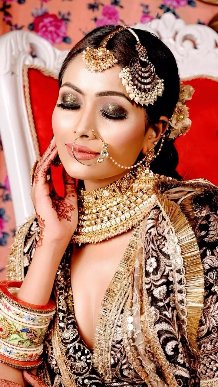 Post 1 by Heena Makeovers on Instagram (video)