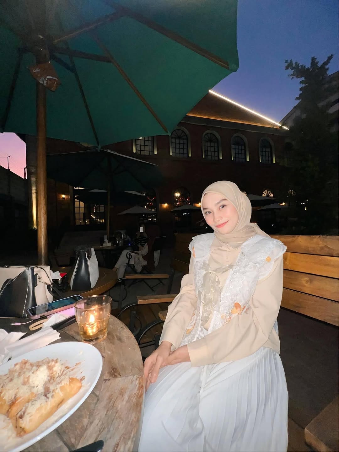 Post 3 by 👑 Afridaaa on Instagram (carousel)