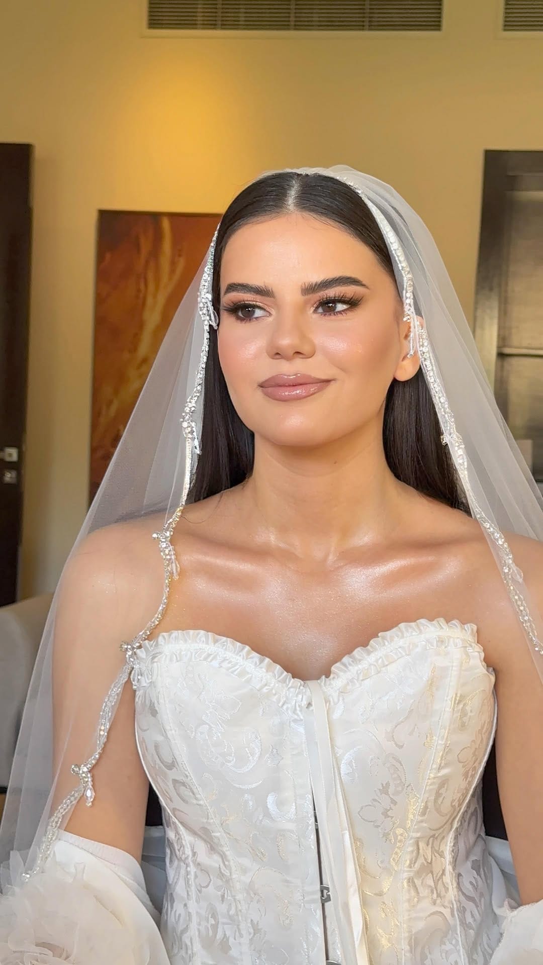 Post 7 by makeupArtist | وَسَنْ عَزيزي on Instagram (video)